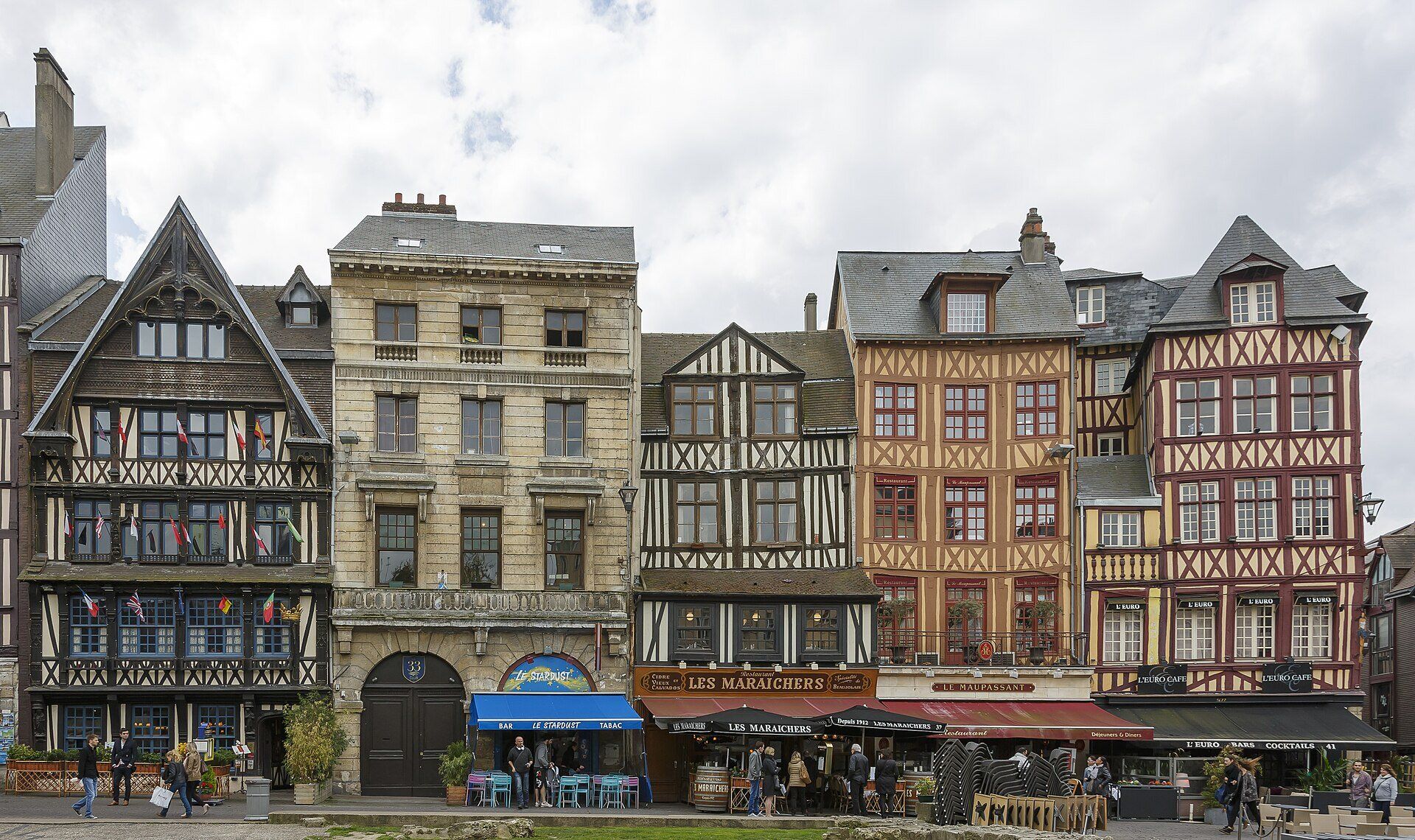 Les maisons à colombages de la place du Vieux-Marché, à Rouen